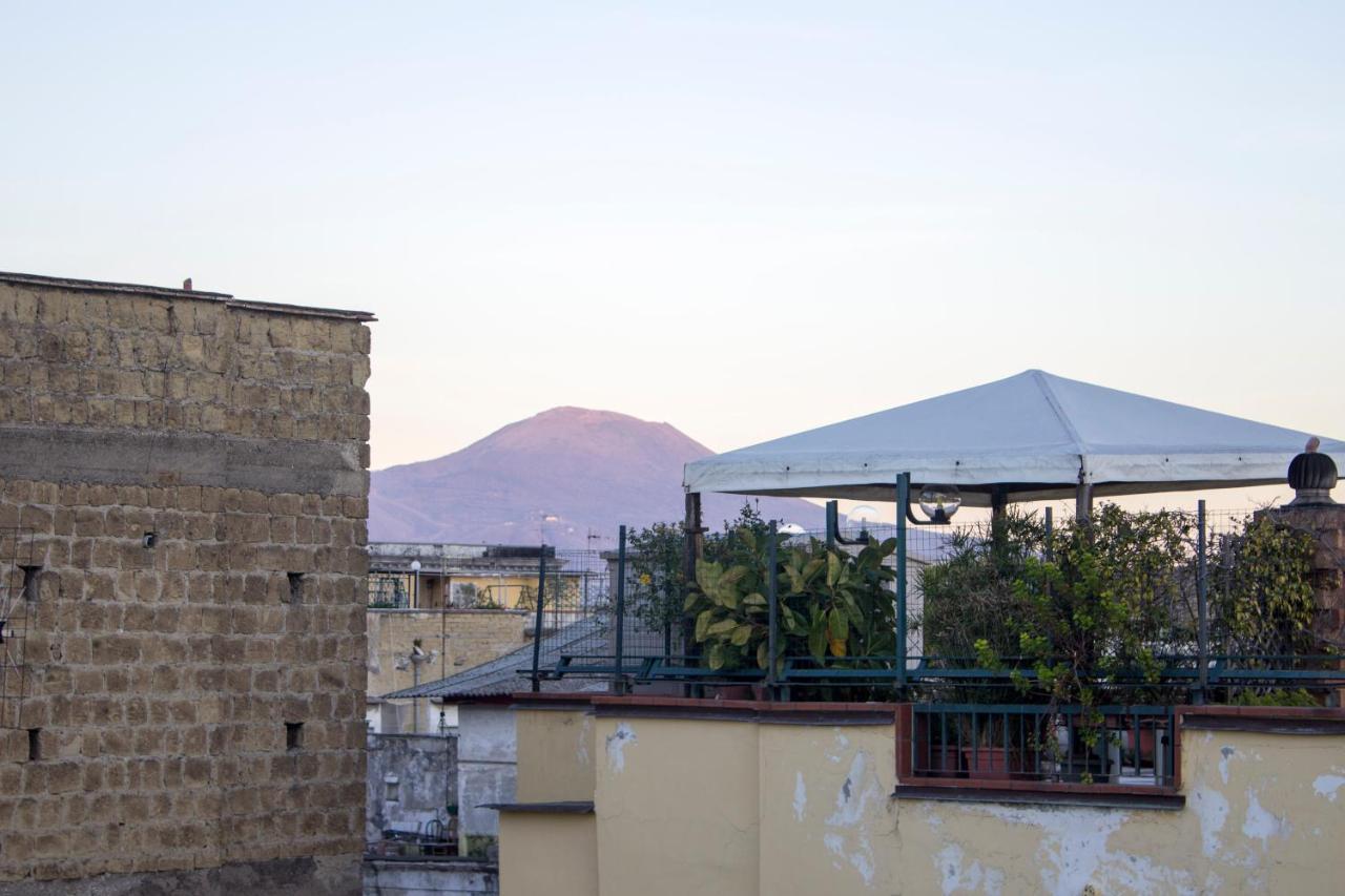 Schiara Apartment Napoli Bagian luar foto